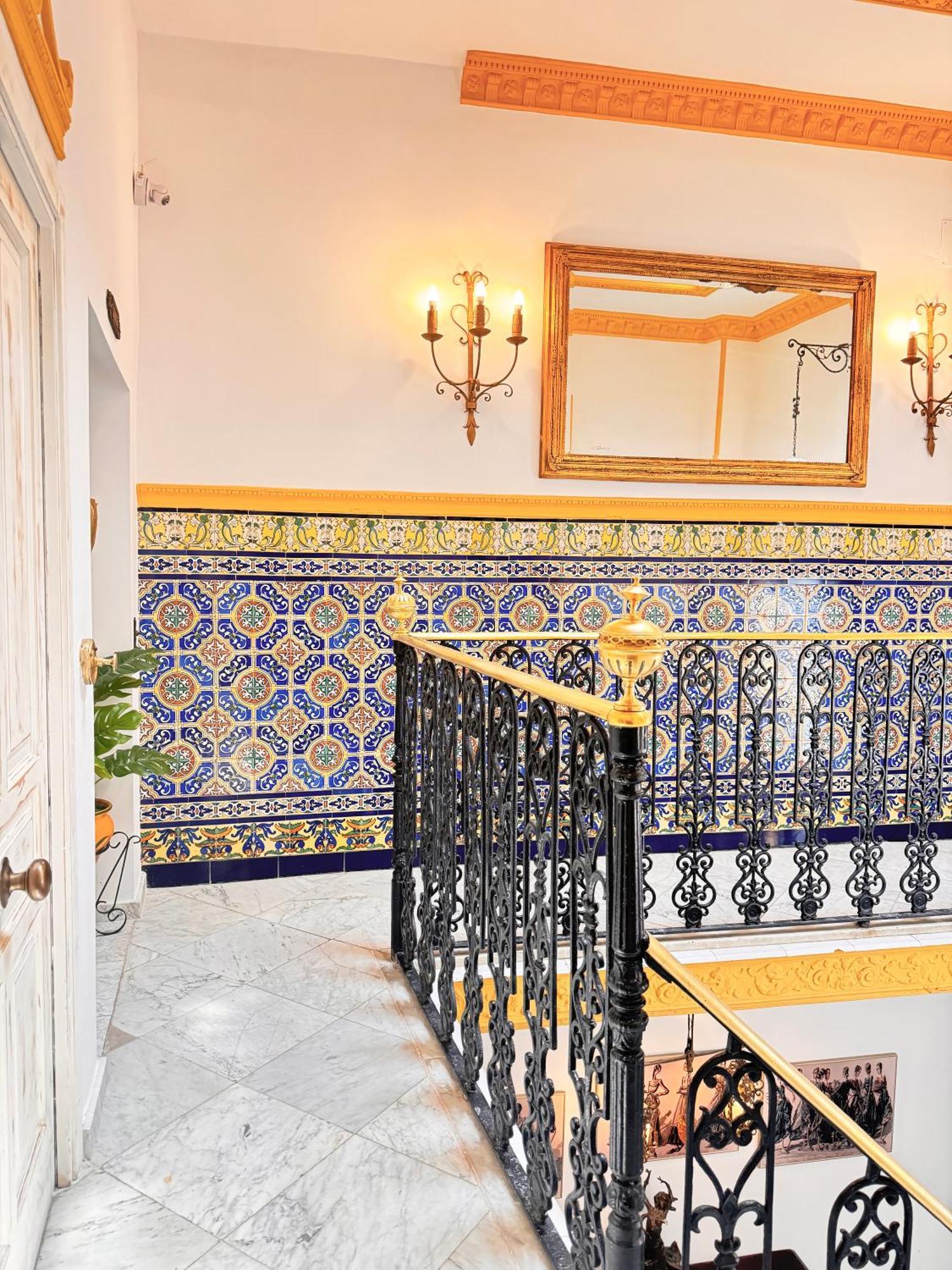 Palace House Hercules - Apartments Sevilla Exteriör bild