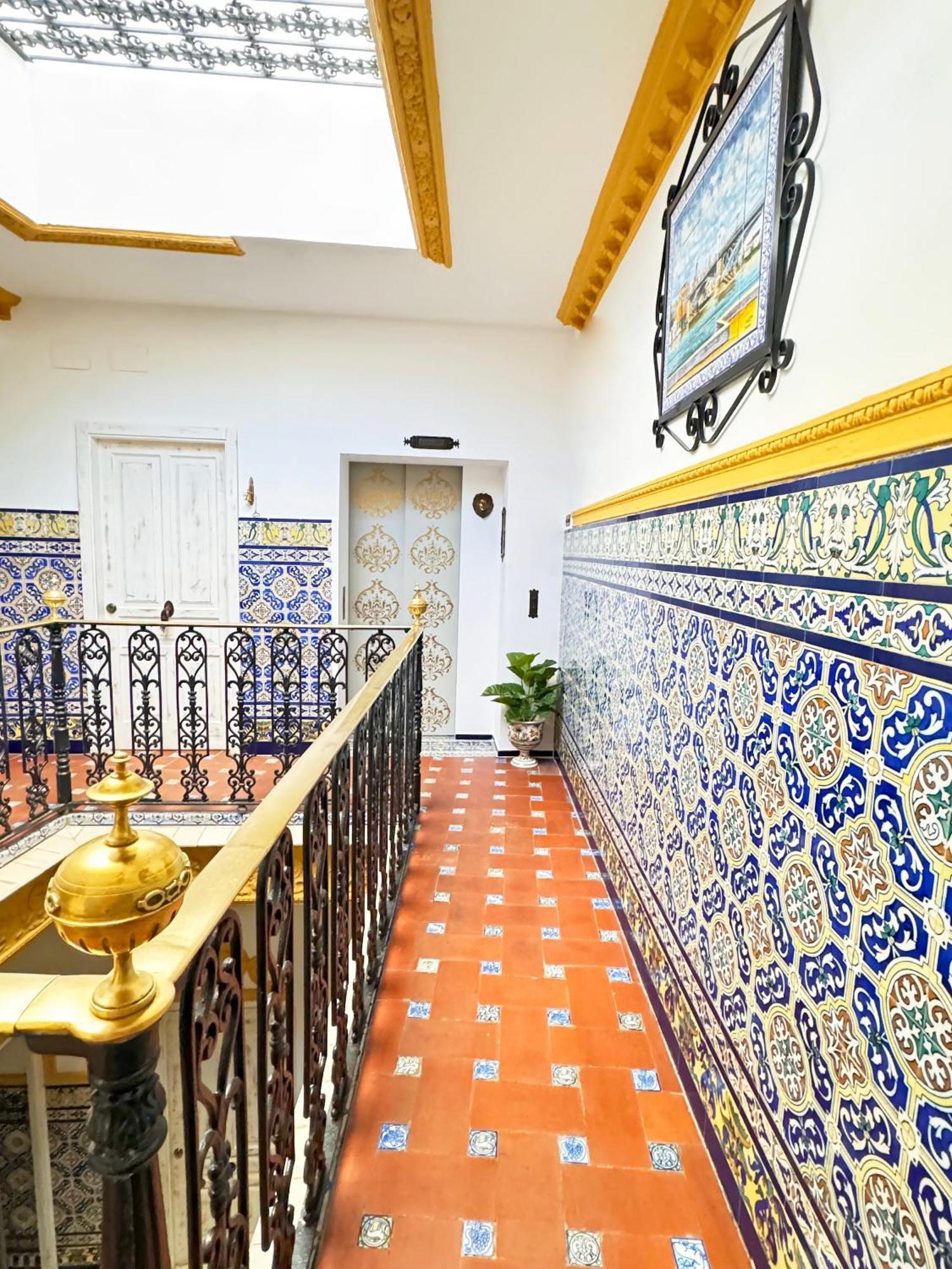 Palace House Hercules - Apartments Sevilla Exteriör bild